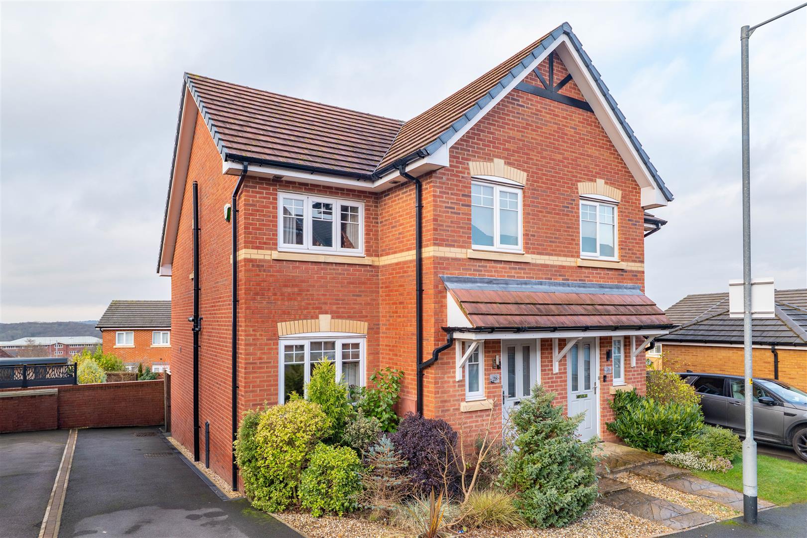 3 bed property in College Drive, Bolton